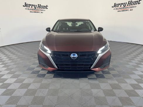 Used 2024 Nissan Altima 2.5 SV image 6