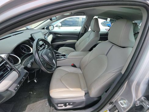 Used 2023 Toyota Camry XLE FWD image 3