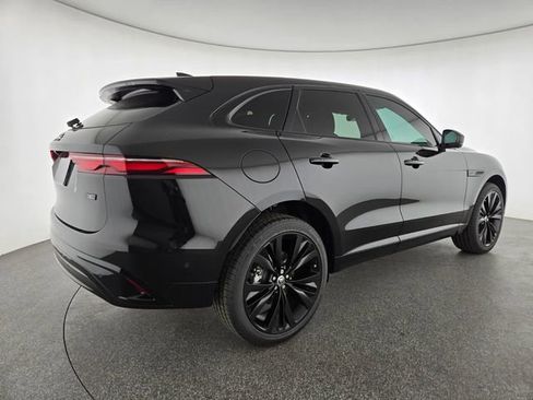 New 2026 Jaguar F-PACE R-Dynamic S image 2