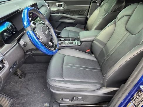 Used 2023 Kia Sorento SX AWD/4WD image 11