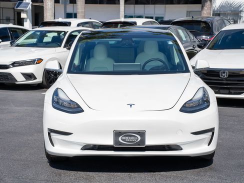 Used 2020 Tesla Model 3 Standard Range Plus image 2