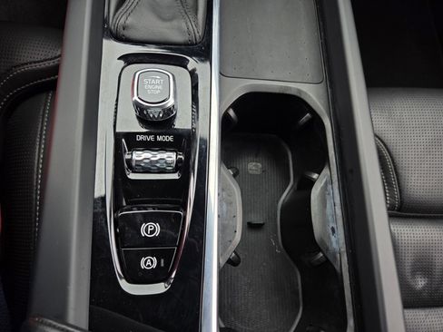 Used 2021 Volvo XC60 T5 Inscription w/ Advanced Package image 18