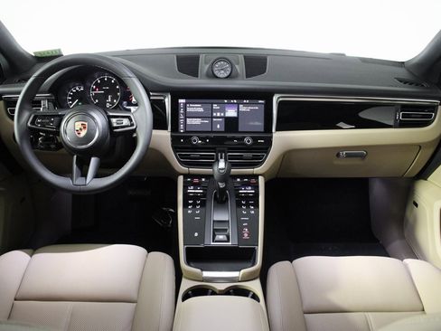 Used 2025 Porsche Macan image 20