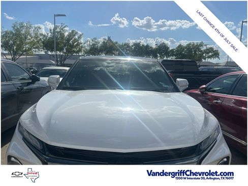 Used 2023 Chevrolet Blazer RS w/ Enhanced Convenience Package FWD image 3