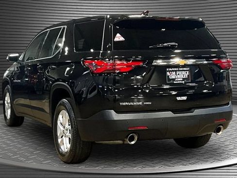 Used 2022 Chevrolet Traverse LS AWD/4WD image 4