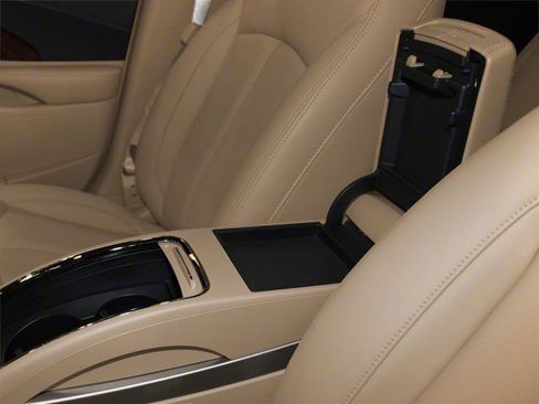Used 2010 Buick LaCrosse CXS FWD image 20