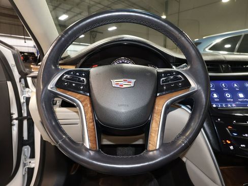 Used 2018 Cadillac XTS Luxury w/ Driver Awareness Package image 9