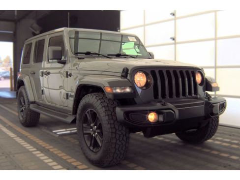 Used 2021 Jeep Wrangler Unlimited Sahara AWD/4WD image 12
