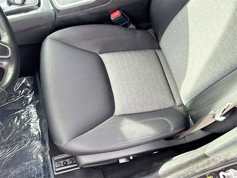 Used 2022 Chrysler 300 Touring w/ Sport Appearance Package image 18