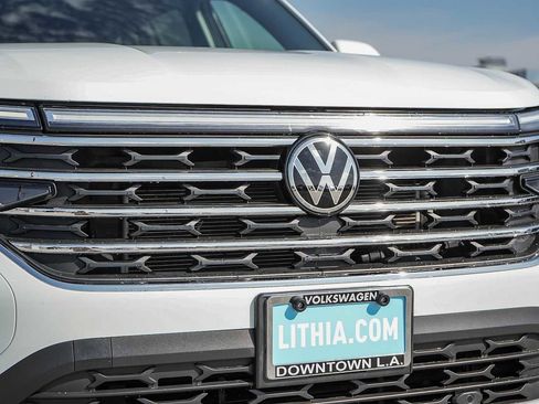 Certified 2024 Volkswagen Atlas SE image 5