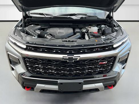 Used 2025 Chevrolet Traverse Z71 w/ LPO, Floor Liner Package AWD/4WD image 33