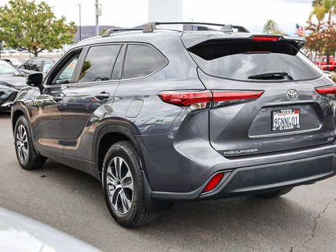 Used 2023 Toyota Highlander XLE FWD image 26