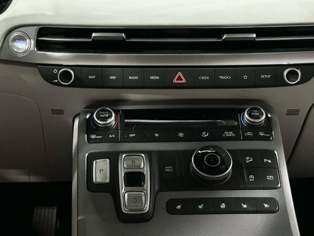 Used 2024 Hyundai Palisade Limited AWD/4WD image 25