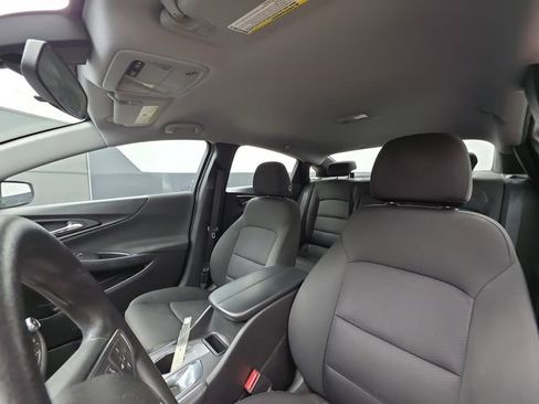 Used 2018 Chevrolet Malibu LT FWD image 15