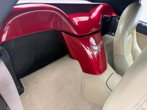 Used 2005 Chevrolet Corvette Convertible w/ Preferred Equipment Group RWD image 9