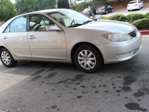 Used 2005 Toyota Camry LE image 24