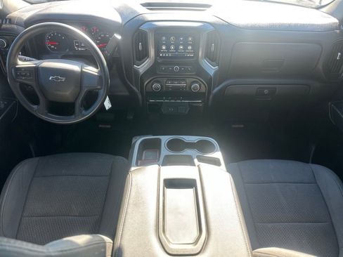 Used 2019 Chevrolet Silverado 1500 Custom Trail Boss w/ Custom Convenience Package image 2