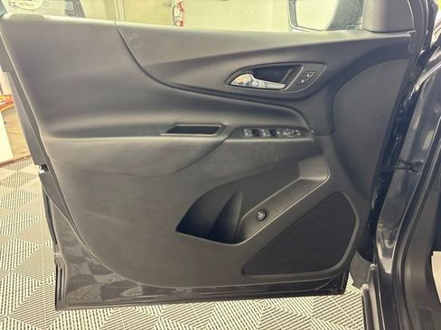 Used 2022 Chevrolet Equinox LT FWD image 12