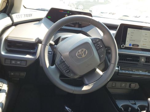 Certified 2025 Toyota Prius LE FWD image 11