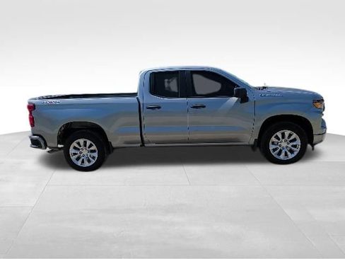 Used 2023 Chevrolet Silverado 1500 Custom AWD/4WD image 2