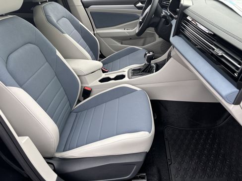 New 2026 Volkswagen Jetta SE FWD image 8