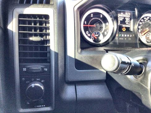 Used 2018 RAM 2500 Tradesman w/ Chrome Appearance Group image 18