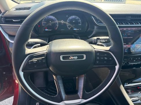 Used 2023 Jeep Grand Cherokee L Limited w/ Luxury Tech Group II AWD/4WD image 6