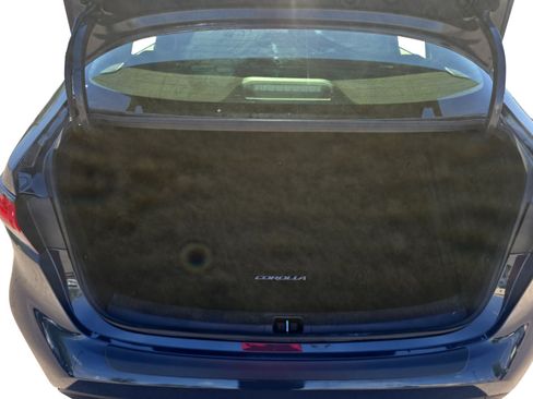 Used 2025 Toyota Corolla LE w/ LE Premium Package FWD image 19