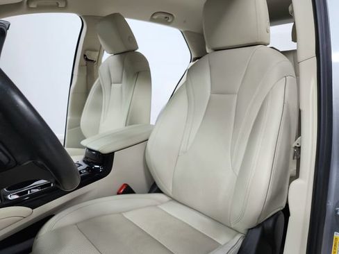 Used 2023 Buick Envision Essence w/ Technology Package I FWD image 20