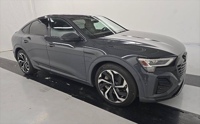Used 2024 Audi Q8 e-tron Premium Plus AWD/4WD image 4