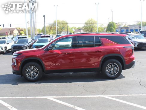 Used 2024 Chevrolet Traverse LT w/ Enhanced Driving Package FWD image 6