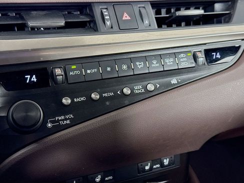 Used 2020 Lexus ES 350 w/ Premium Package image 16