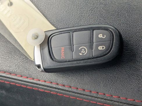 Used 2020 Jeep Cherokee Trailhawk w/ Cold Weather Group image 35