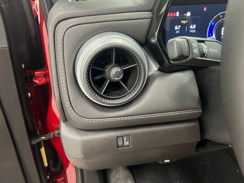 New 2026 Chevrolet Colorado LT w/ LT Convenience Package AWD/4WD image 12
