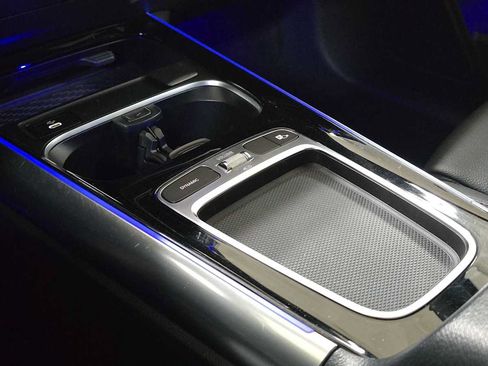 Used 2025 Mercedes-Benz GLA 250 image 32