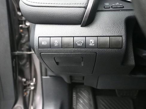 Used 2021 Toyota Camry LE image 20