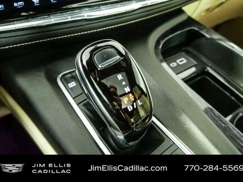 Used 2022 Cadillac Escalade ESV Premium Luxury image 19