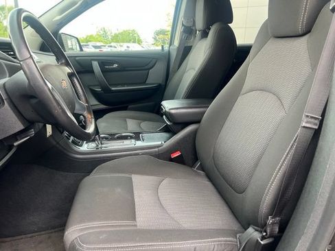 Used 2017 Chevrolet Traverse LT w/ Style and Technology Package FWD image 20