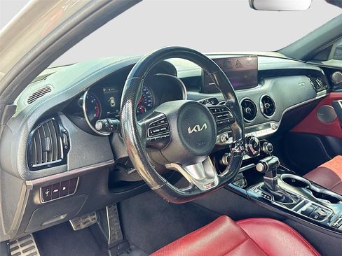 Used 2022 Kia Stinger GT-Line w/ Sun & Sound Package RWD image 9
