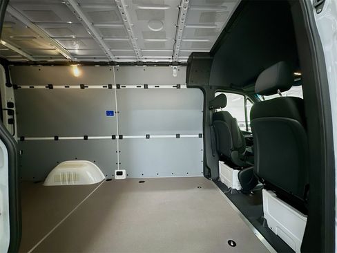 Used 2025 Mercedes-Benz Sprinter 2500 image 26