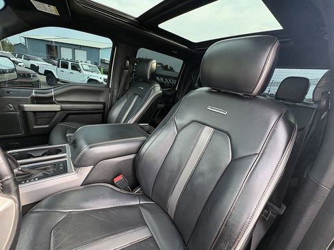 Used 2018 Ford F150 Platinum w/ Equipment Group 701A Luxury AWD/4WD image 31