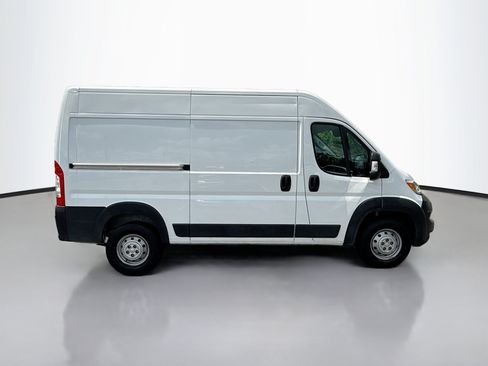 Used 2023 RAM ProMaster 2500 FWD image 11