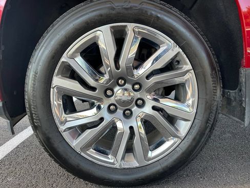 Used 2019 Chevrolet Silverado 1500 High Country w/ High Country Premium Package AWD/4WD image 13