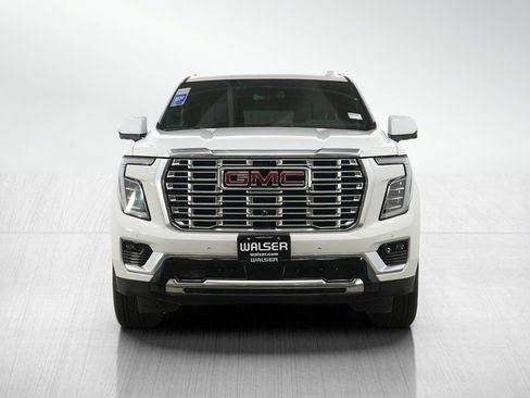 Used 2025 GMC Yukon XL Denali AWD/4WD image 8