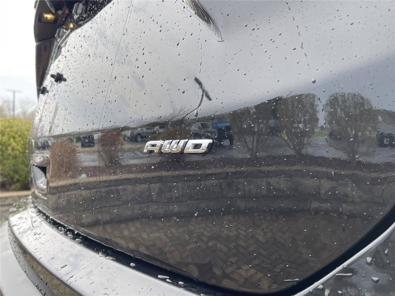Used 2024 Ford Edge Titanium AWD/4WD image 11