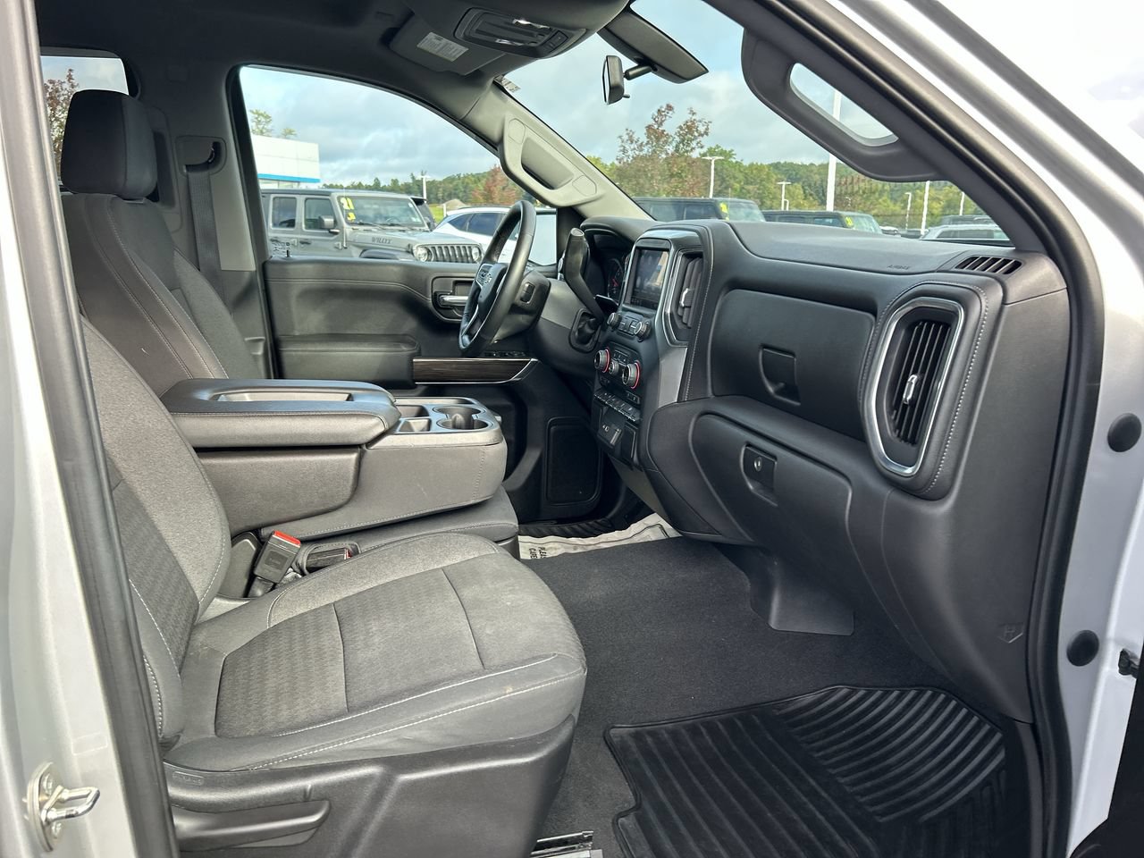 Used 2020 Chevrolet Silverado 1500 LT w/ All-Star Edition AWD/4WD image 15