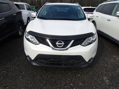 Used 2017 Nissan Rogue Sport SV w/ SV Premium Package image 1