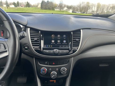 Used 2018 Chevrolet Trax LT w/ LT Convenience Package AWD/4WD image 21
