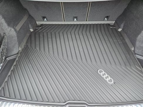 Used 2025 Audi Q5 Prestige AWD/4WD image 37