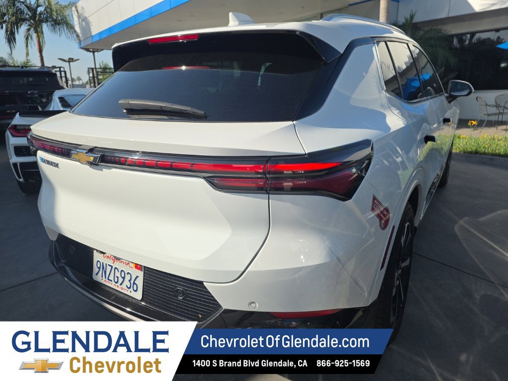 Used 2024 Chevrolet Equinox EV LT w/ LPO, Active Package FWD image 5